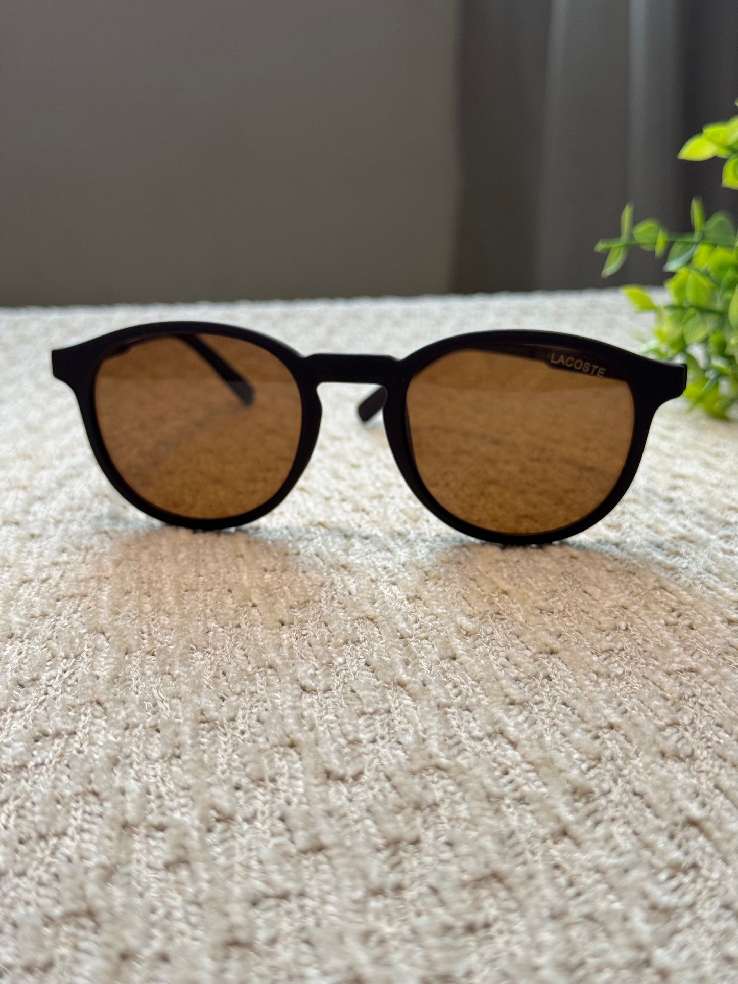Round brown Lacoste matte frame