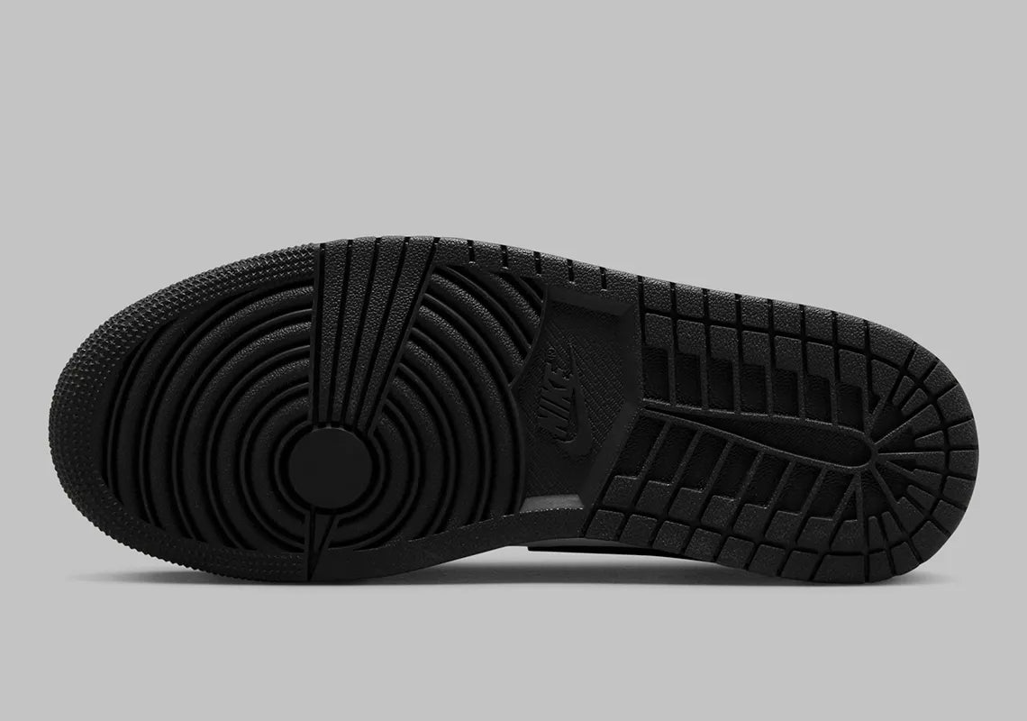 This Air Jordan 1 Mid Borrows “Black/White”