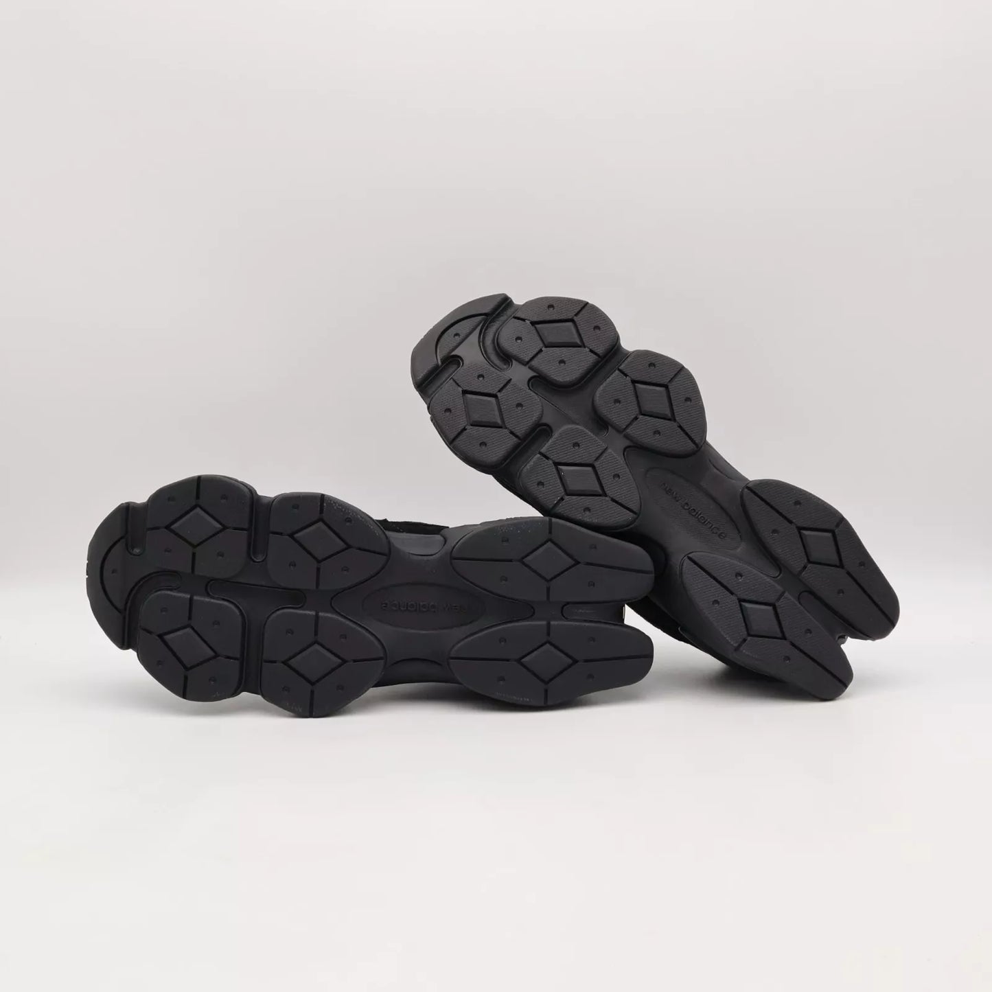 New Balance 9060 Triple Black