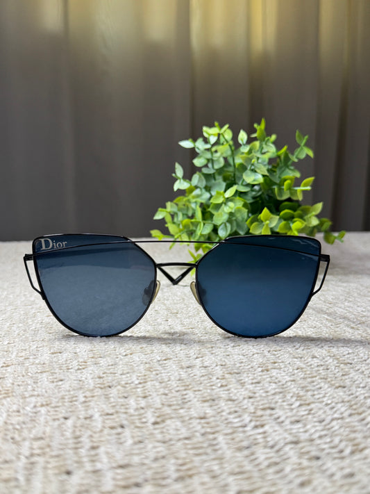 Dior Cat-Eye Sunglasses – Black Frame with Blue Lenses