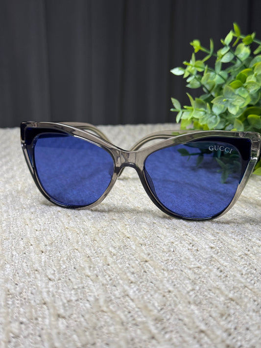 Cat-Eye Gucci Sunglasses – Blue Lens