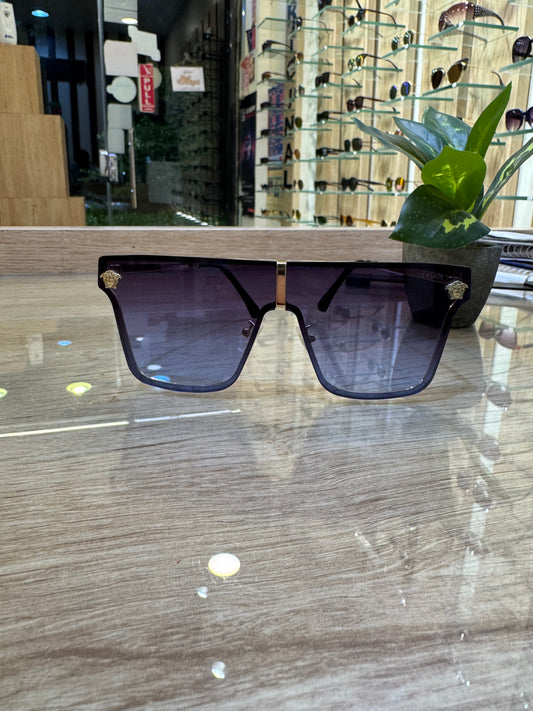 Shield Versace Sunglasses – Black Frame with Gradient Lenses and Medusa Detail